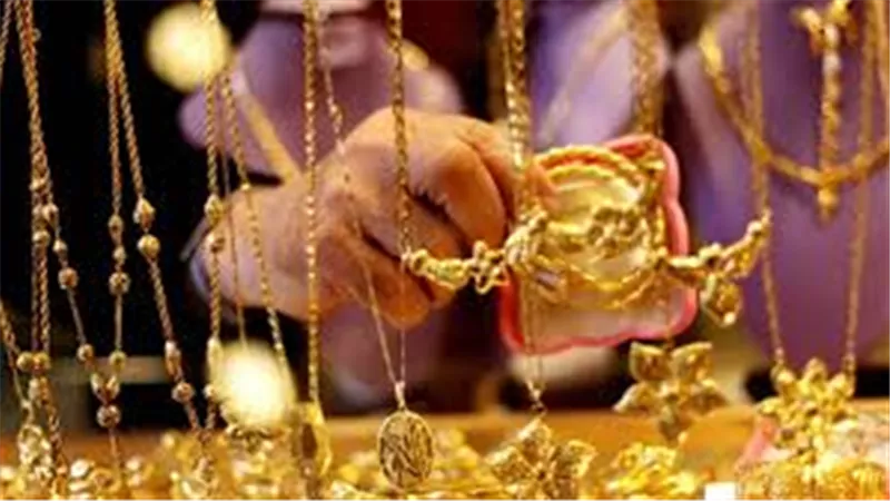 تراجع سعر جرام الذهب اليوم