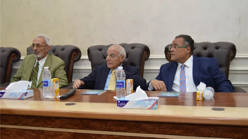 فاروق الباز يعلن عن إطلاق جائزة تحمل اسمه للتميز العلمى  لطلاب 