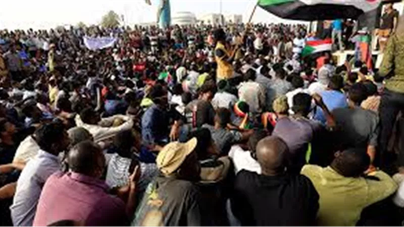 السودان الآن..المجلس العسكري الانتقالي يوافق على مطالب المحتجين