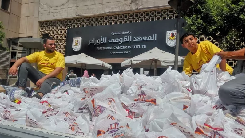 قوافل الخير من مؤسسة أبو العينين تجوب أحياء مصر  احتفالا بقدوم شهر رمضان 