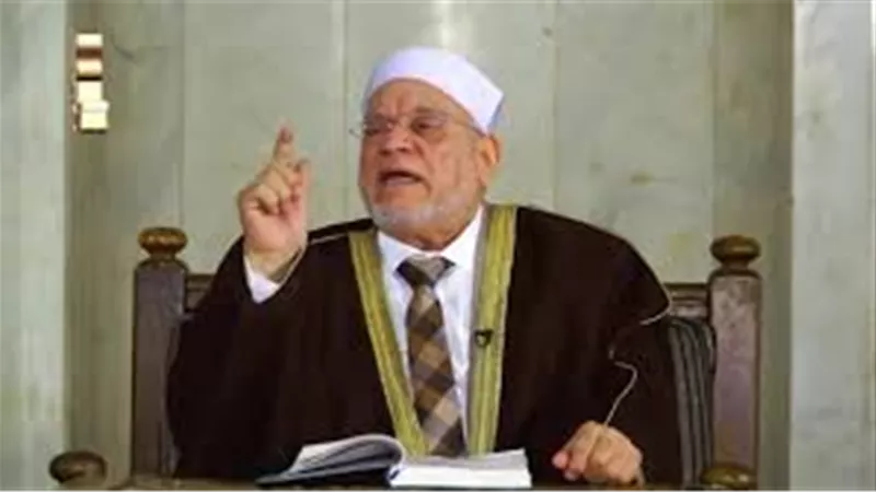 أحمد عمر هاشم: عقوبة صيام الدهر نتيجة إفطار يوم في رمضان حديث ضعف لا يُحتج به (فيديو)