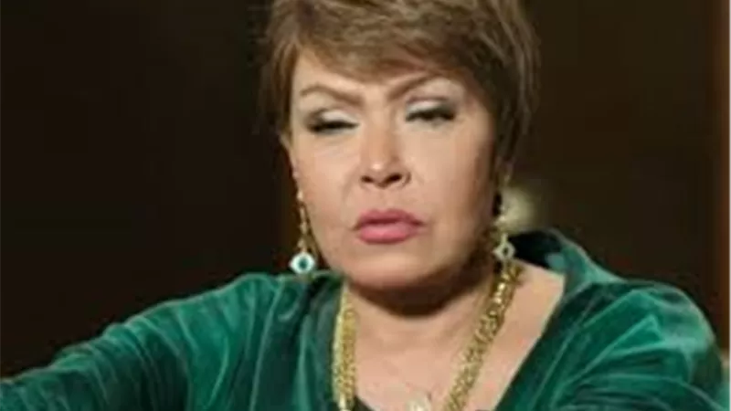 لوسي تبكي على الهواء في ذكرى وفاة الكاتب أسامة أنور عكاشة