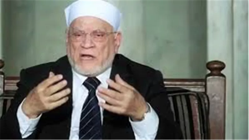 أحمد عمر هاشم: بادروا بالحج شباباً (فيديو)