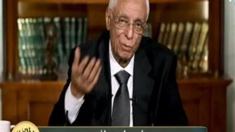 حسام موافي: «المدارس الحالية بآلاف الجنيهات ولا تساوي المدارس الحكومية قديما»(فيديو)
