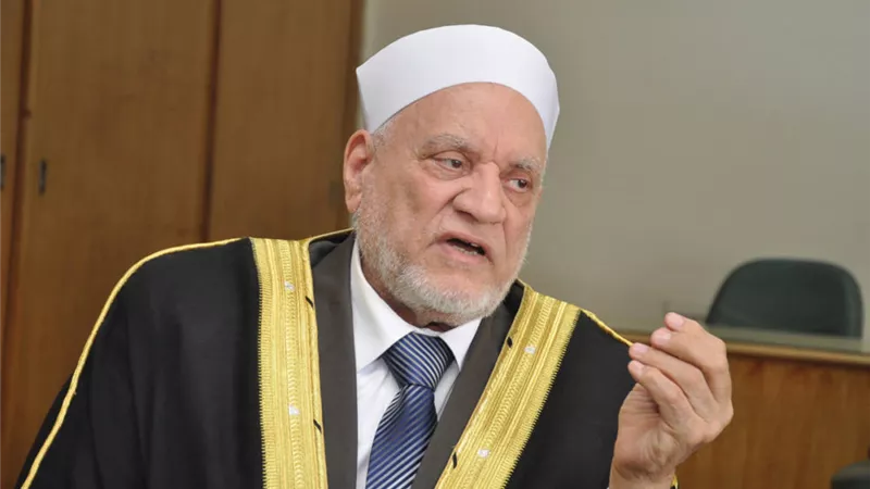 أحمد عمر هاشم: الرسول أباح تقاضي أجراً مقابل عمل الرقية الشرعية للغير (فيديو)
