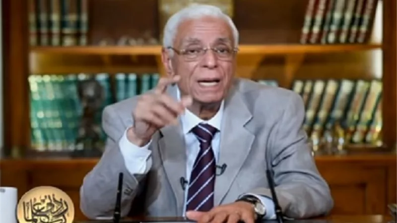 حسام موافي يرد الجميل لأستاذه جلال السعيد: علمني وعلم ابني (فيديو)