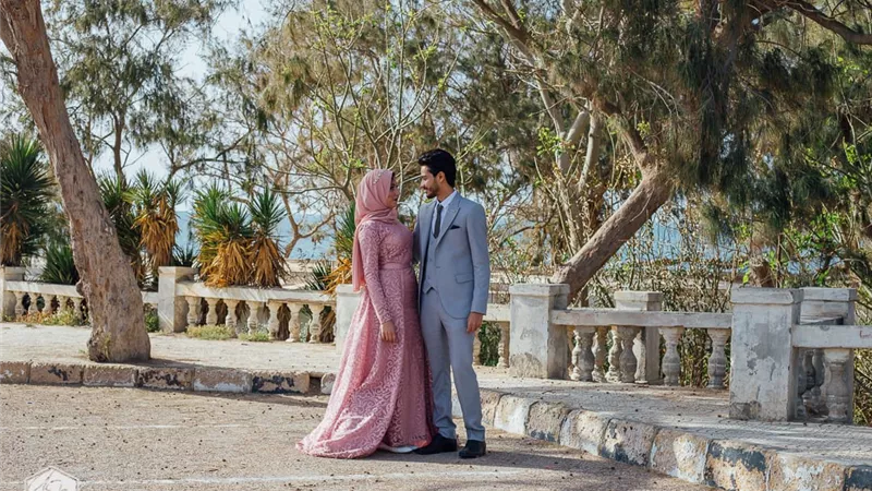جمهور البلتاجى ينخدع في صور خطوبته (صور)