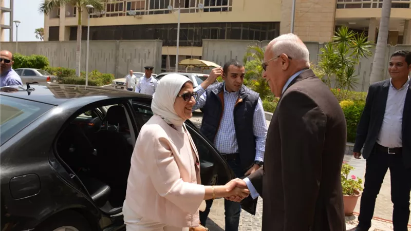 وزيرة الصحة تلتقي محافظ بورسعيد لمتابعة الاستعدادات لإطلاق التأمين الصحي الشامل الجديد
