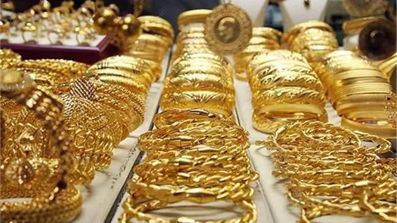 أسباب انخفاض أسعار الذهب 7 جنيهات (فيديو)
