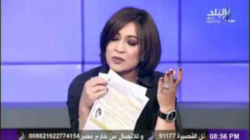 عزة مصطفى: «ليه محدش بيتكلم لما سعر الدولار يقل والجنيه يرتفع؟» (فيديو)