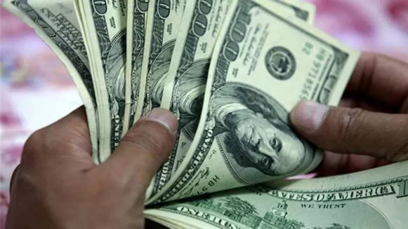  أسباب انخفاض سعر الدولار (فيديو)