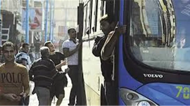 النقل العام: ننقل مليون ونصف مواطن يوميا.. و120 أتوبيسًا بـ«الغاز الطبيعي» يدخلون الخدمة (فيديو)