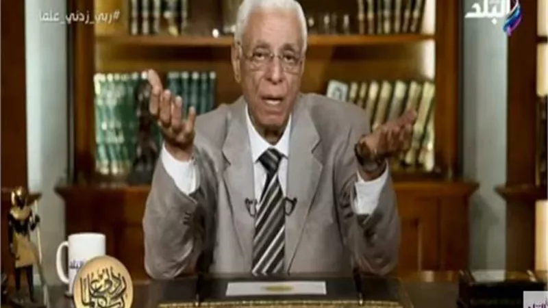 حسام موافي: «تغير شكل الأظافر من أعراض الإصابة بنقص الحديد» (فيديو)
