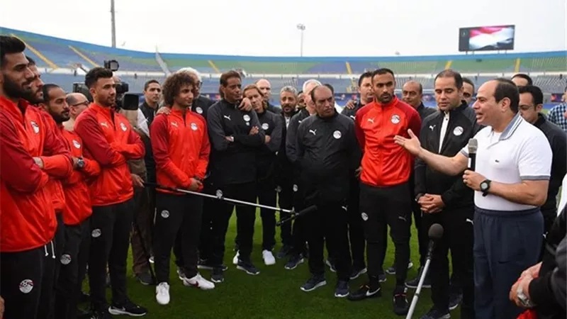 مدير المنتخب: زيارة الرئيس للمنتخب رائعة وأبو جبل يستمر في المعسكر تحسبا لأي طارئ (فيديو) 
