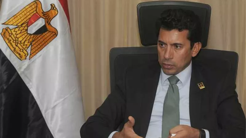 وزير الشباب والرياضة يكشف تفاصيل عودة الجماهير للمدرجات في مباريات الدوري (فيديو)