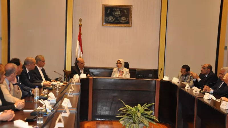 وزيرة الصحة تناقش آليات تنفيذ مبادرة الرئيس لدعم صحة المرأة المقرر إطلاقها مطلع يوليو المقبل (صور)