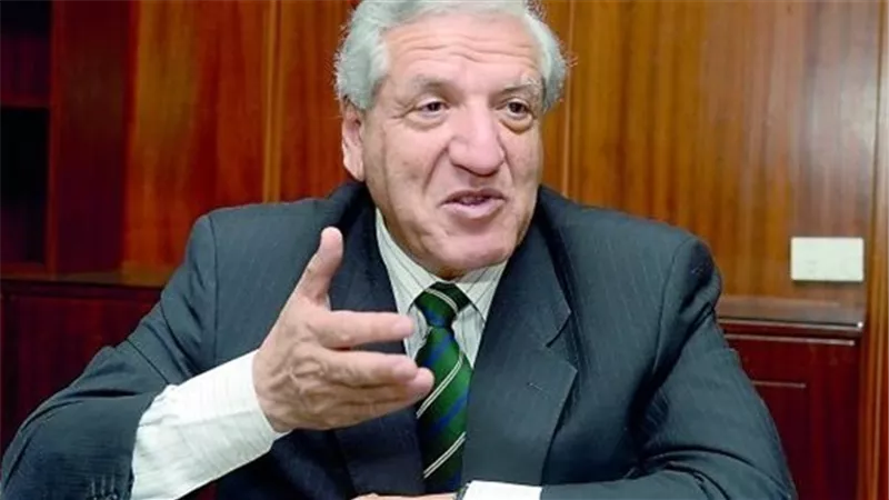 أستاذ اقتصاد: «عجز الموازنة ارتفع خلال فترة حكم الإخوان.. والدعم لم يكن يصل لمستحقيه» (فيديو)