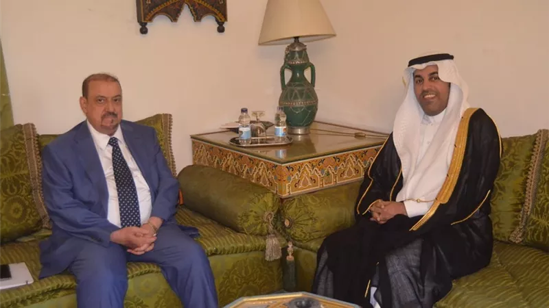 رئيس البرلمان العربي يجتمع مع رئيس مجلس النواب اليمني في القاهرة (فيديو) 