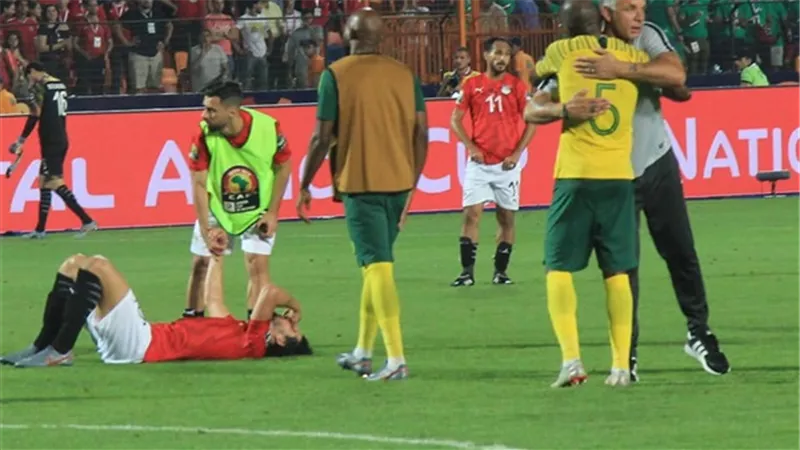 هاني حتحوت بعد اختفاء لاعبي المنتخب من السوشيال ميديا: «أنتو مستخبيين ليه؟» (فيديو)