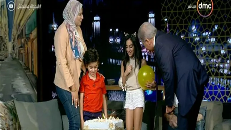 أسامة كمال يحتفل بعيد ميلاد نورهان نجلة الشهيد المقدم فادى سيف على الهواء 