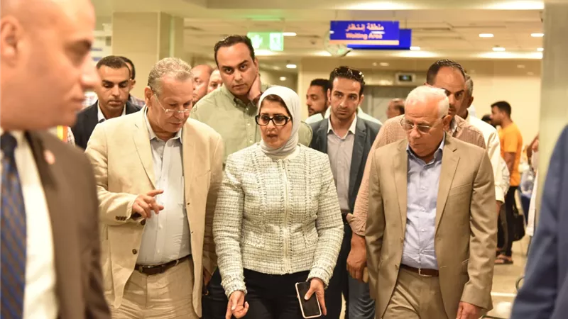 فور وصولها محافظة بورسعيد.. وزيرة الصحة تتفقد مستشفى الحياة بورفؤاد وتشدد على توفير سبل الراحة للمرضى (صور)