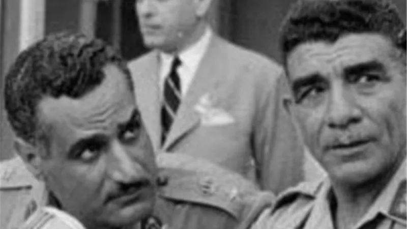 أستاذ تاريخ: محمد نجيب كان واجهة للضباط الأحرار.. وهذا سبب الخلاف مع مجلس قيادة الثورة (فيديو)