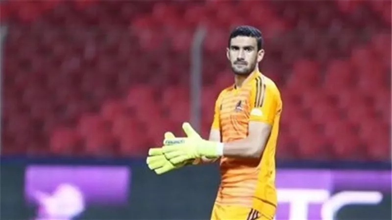 مدير الكرة بالإسماعيلي لـ «عواد»: «خلي عندك ذوق مع النادي اللي ربّاك» (فيديو)