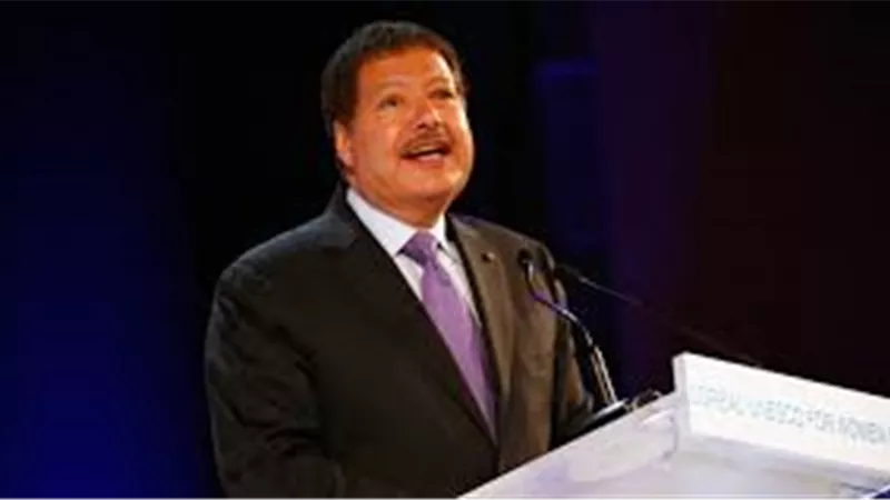 أسامة كمال يحتفي بالذكرى الثالثة لرحيل العالم المصري أحمد زويل