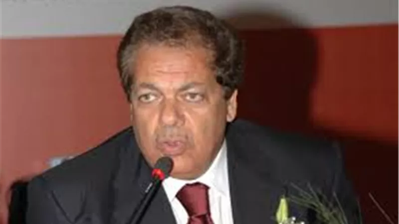 محمد أبو العينين يتبرع بالسيراميك الخاص بإعادة ترميم معهد الأورام (فيديو)