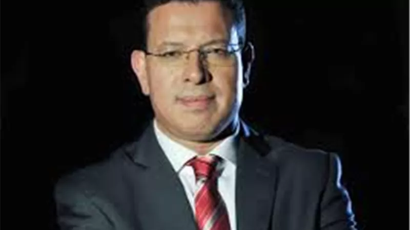 عمرو عبدالحميد معلقا على حادث معهد الاورام :عند الشدائد تظهر معادن الناس