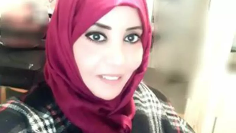 كاتبة يمنية تنفعل على الهواء: الجميع تآمروا على عدن وحولوها لـ «حظيرة مواشي» (فيديو)