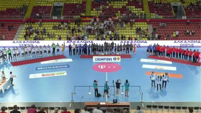 عمرو عبد الحميد يهنيء منتخب الناشئين لكرة اليد بعد فوزه ببطولة كأس العالم