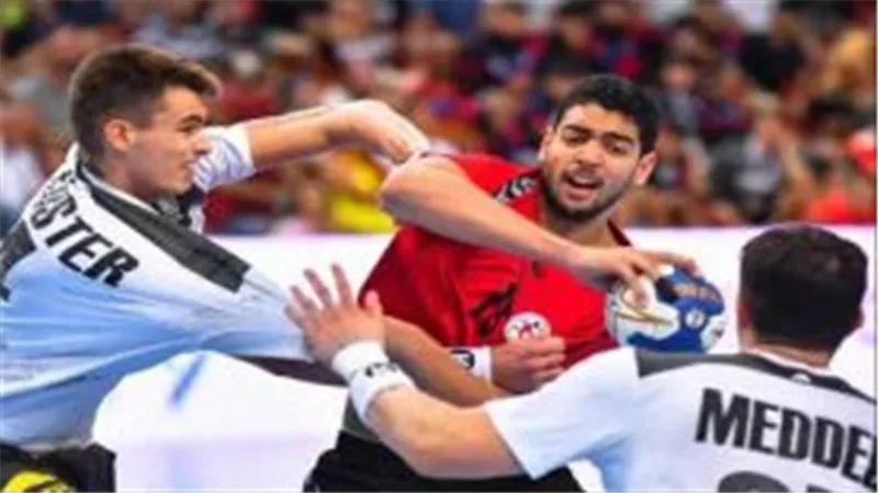 رجل أعمال يعلن تبرعه بـ 100 ألف جنيه لمنتخب ناشئي اليد (فيديو)