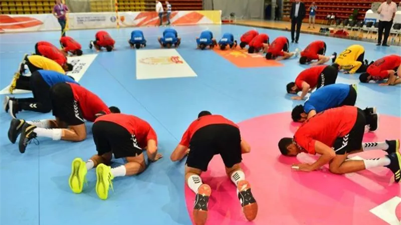 رئيس اتحاد اليد: «120 ألف جنيه مكافأة لكل لاعب بمنتخب الناشئين» (فيديو)