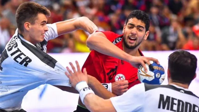 والدة أفضل لاعب بمونديال مقدونيا: كنت طايرة من الفرح لحظة الفوز باللقب