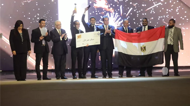 فوز مصطفي حسين بلقب مبتكر مصر الأول (صور)