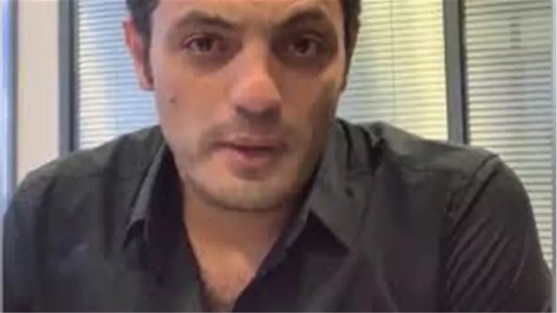 والد الممثل الهارب محمد علي يكشف تفاصيل لاول مره عن بدء عمل نجله في المقاولات وبداية عمله مع القوات المسلحة (فيديو)