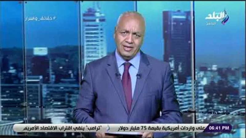 مصطفى بكري يحذر من ظاهرة جديدة: «أشخاص يلقون بأنفسهم أمام السيارات لتقاضي تعويض» (فيديو)