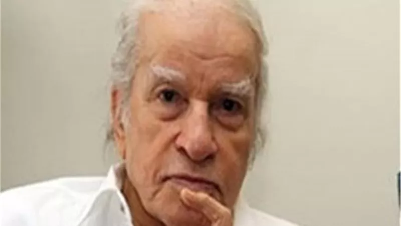 عمرو فهمي يتحدث عن إنسانية ومواقف الكاتب الساخر أحمد رجب (فيديو)