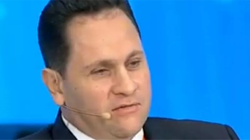 المخرج تامر الخشاب يكشف كواليس عرضه المثير أمام الرئيس بمؤتمر الشباب