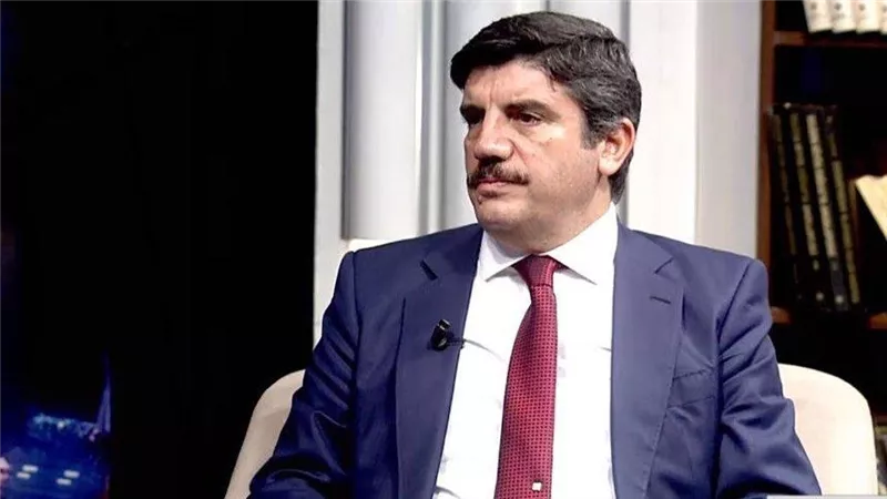 عماد أبوهاشم يكشف تفاصيل صناعة الكذب في قنوات الإخوان.. «ياسين أقطاي كلمة السر» (فيديو)