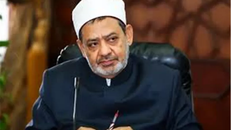 محمد الباز ينفرد بكشف عناصر إخوانية داخل المكتب الفنى لشيخ الأزهر 