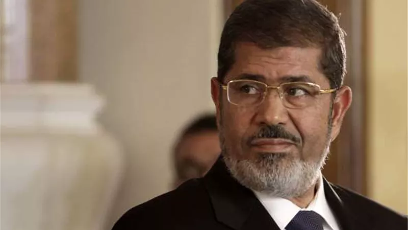 إخواني منشق: «عناصر الإرهابية كانوا يقدسّون مرسي أمام الكاميرات ويلعنونه في الكواليس» (فيديو)