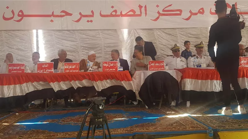 النائب سعد الجمال ينهى خصومة ثأرية بين عائلتين بجنوب الجيزة بتقديم الكفن (صور)