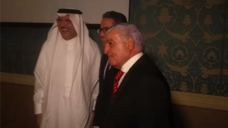 السفير السعودي بالقاهرة يشارك في حفل توقيع كتاب زاهى حواس (صور)
