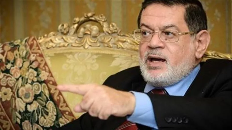 ثروت الخرباوي يهاجم علاء الأسواني: «محمد علي بطل شعبي إزاي» (فيديو)