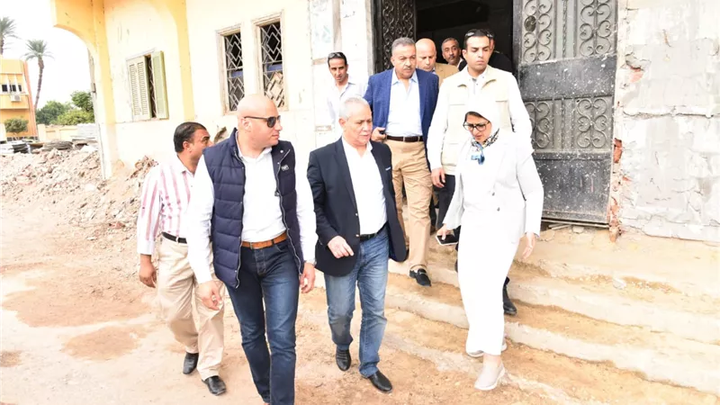 فى إطار الاستعدادات لتطبيق التأمين الصحي الجديد بمحافظة الأقصر.. وزيرة الصحة تتفقد أعمال التجهيزات بمستشفيي العديسات والبياضية (صور)