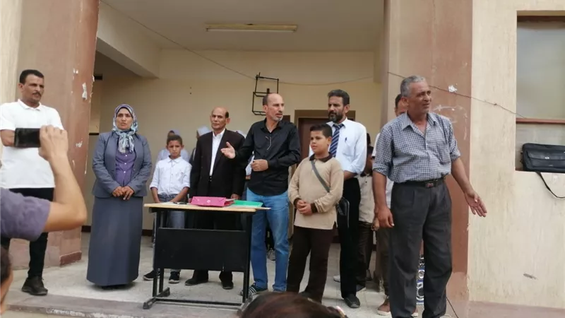 ادارة الصف التعليمية تكرم طالبا فاز بالمركز الاول بمسابقة الموهوبين على مستوى الجيزة (صور)