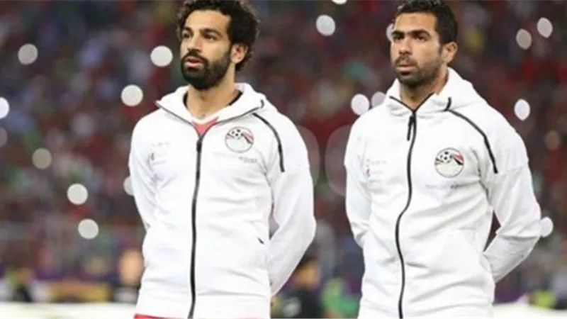 فاروق جعفر يضع حل أمثل لأزمة شارة الكابتن بالمنتخب بين صلاح وفتحي (فيديو)