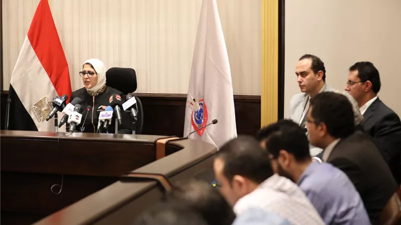 وزيرة الصحة: الوزارة لن تتهاون في الاعتداء على الأطقم الطبية.. والموافقة على تغليظ  عقوبات التعدي على الأطباء قريباً (صور)